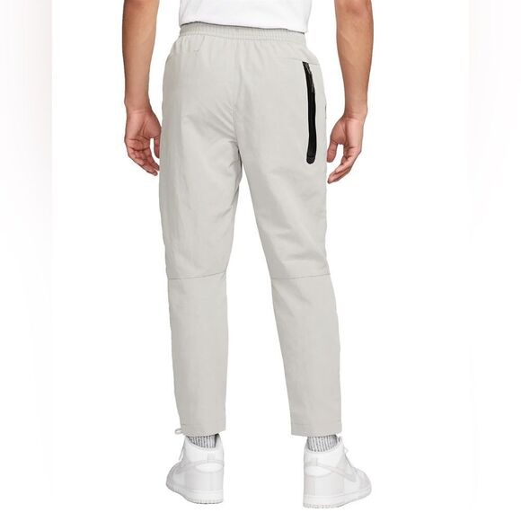 Nike NWT Sportswear Tech Essentials Men's lined Commuter Pants Gray Small - Picture 3 of 9